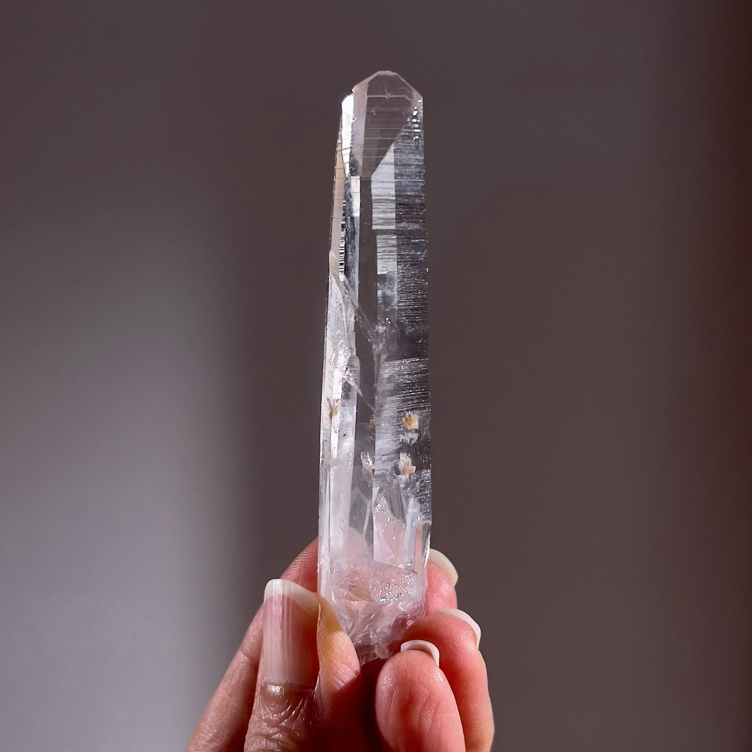 哥倫比亞．列木里亞水晶 #八邊形接地水晶 #特殊符紋符碼 26g (257-4)