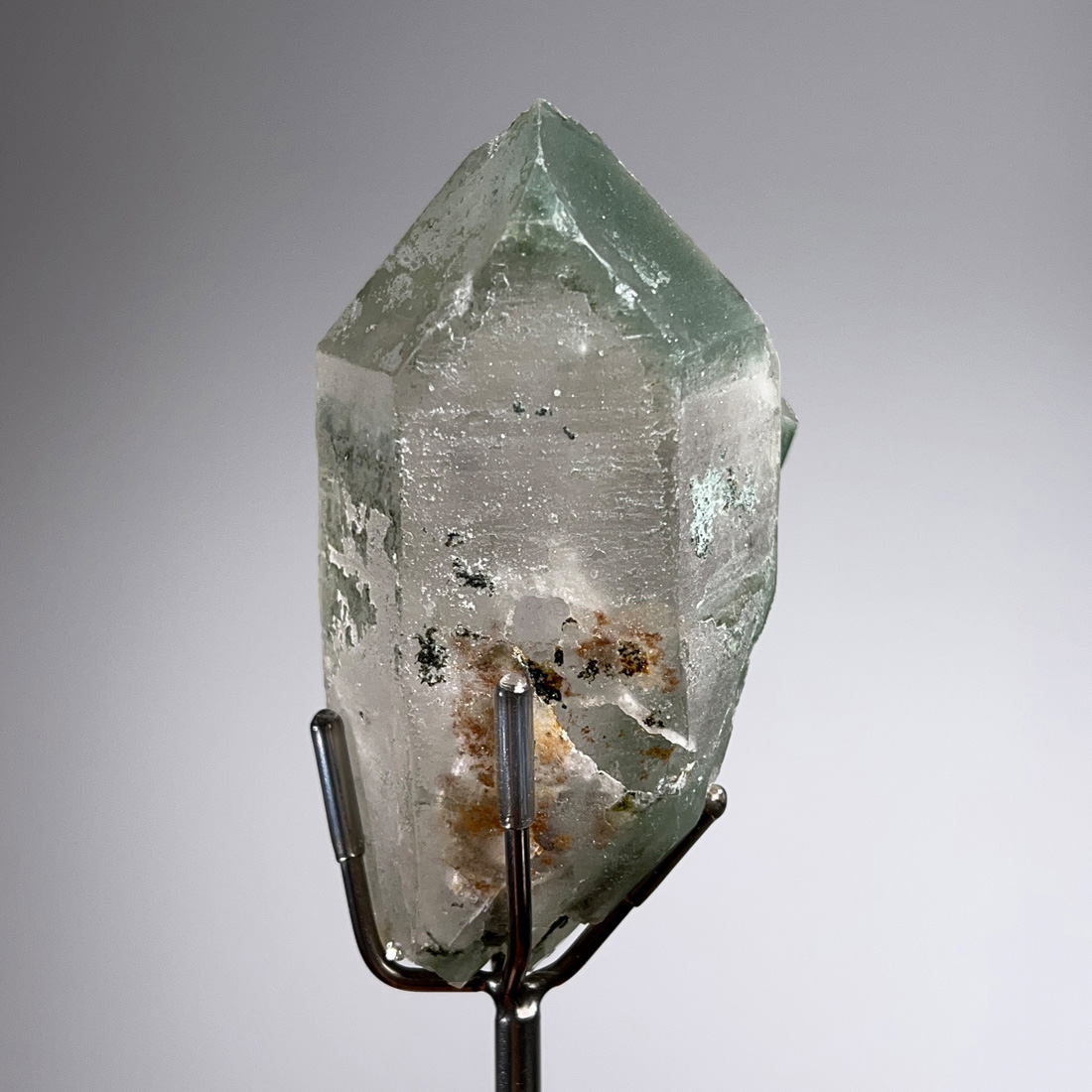西藏老礦.喜馬拉雅綠幽靈藏晶 | 附支架底座 #資料庫水晶 198g (269-3):圖片 2